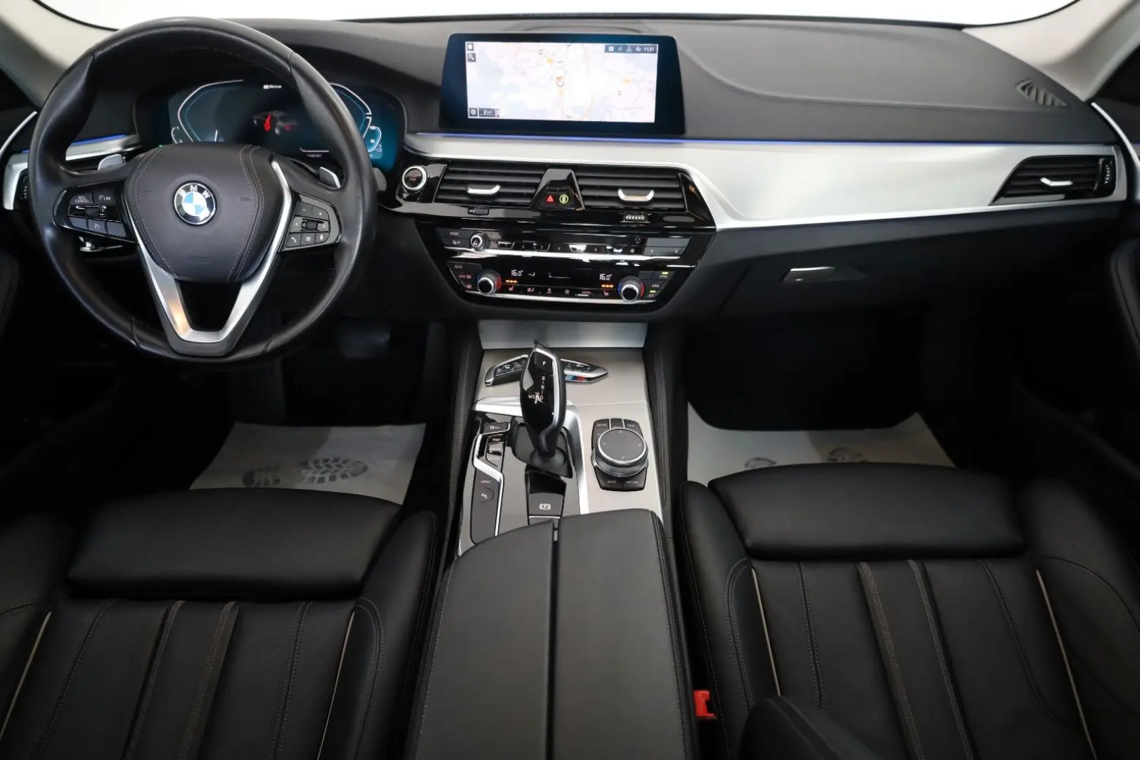530 e xDrive Luxury ,Leder,Navi,LED,Kamera,AHK e