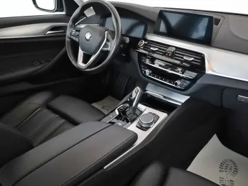 530 e xDrive Luxury ,Leder,Navi,LED,Kamera,AHK e