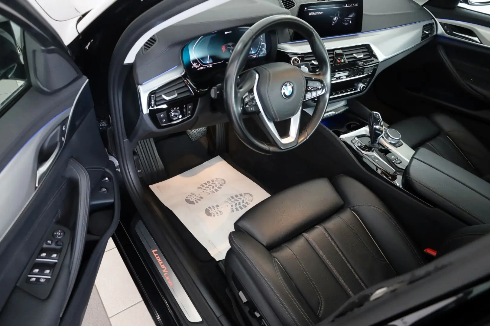 530 e xDrive Luxury ,Leder,Navi,LED,Kamera,AHK e