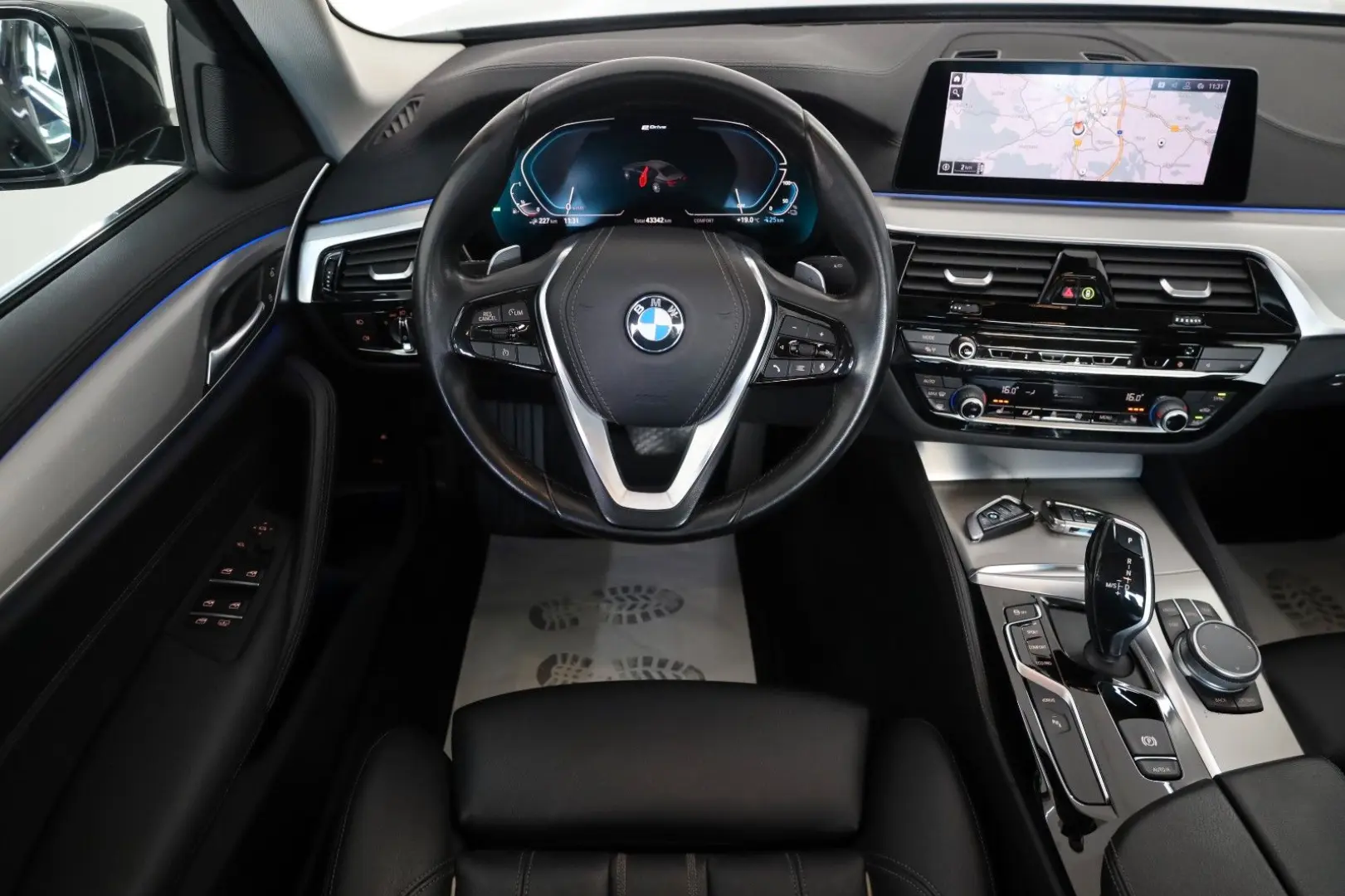 530 e xDrive Luxury ,Leder,Navi,LED,Kamera,AHK e