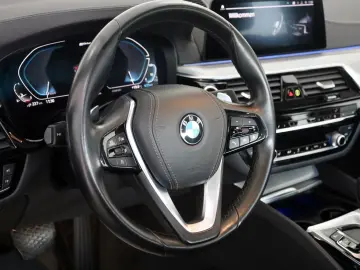 530 e xDrive Luxury ,Leder,Navi,LED,Kamera,AHK e