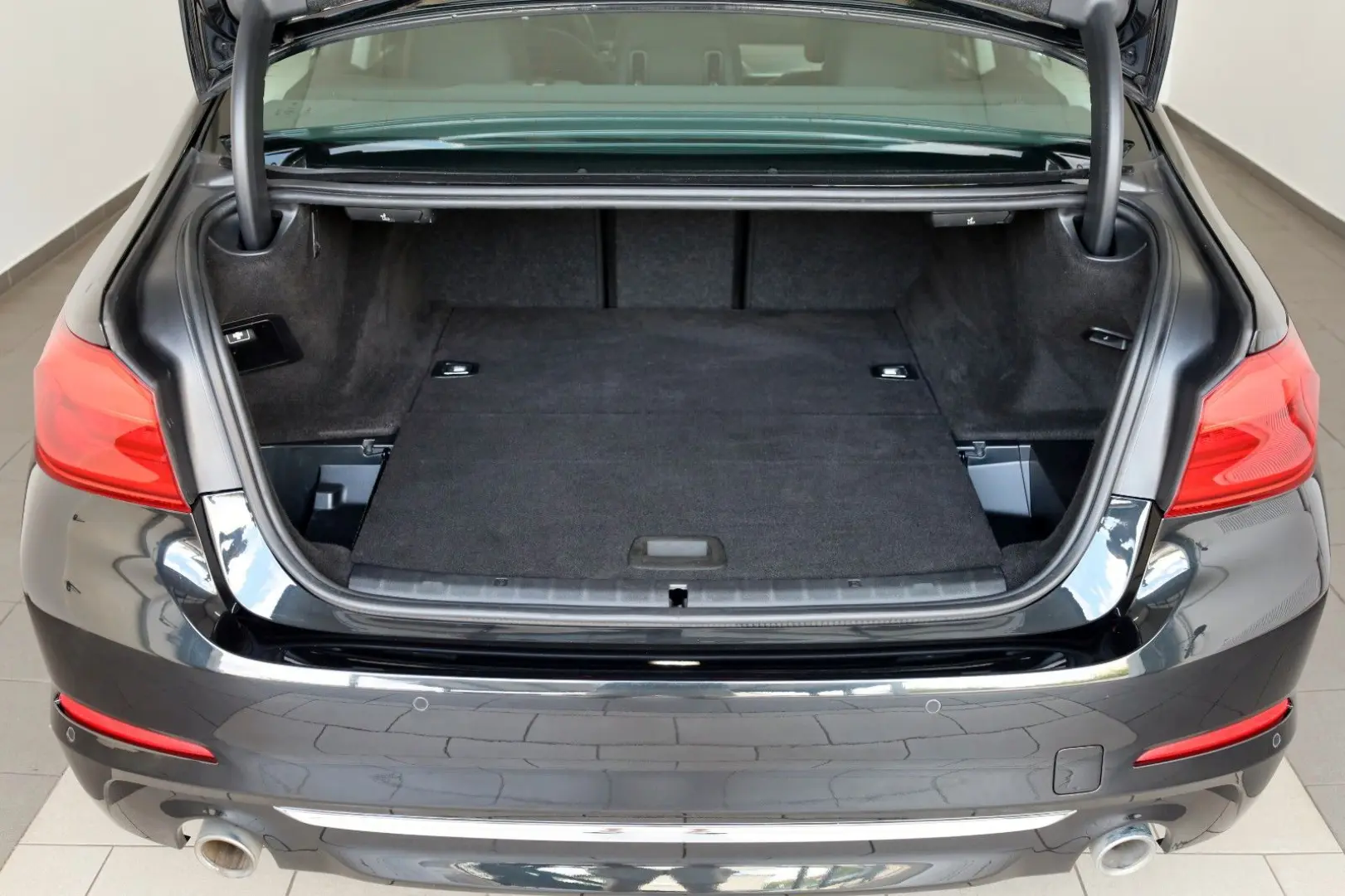 530 e xDrive Luxury ,Leder,Navi,LED,Kamera,AHK e