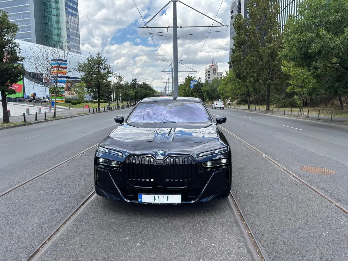 BMW i7
