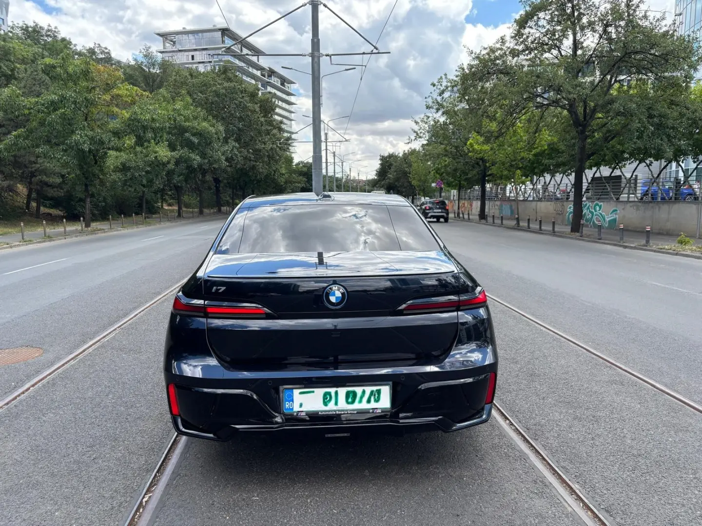 BMW i7