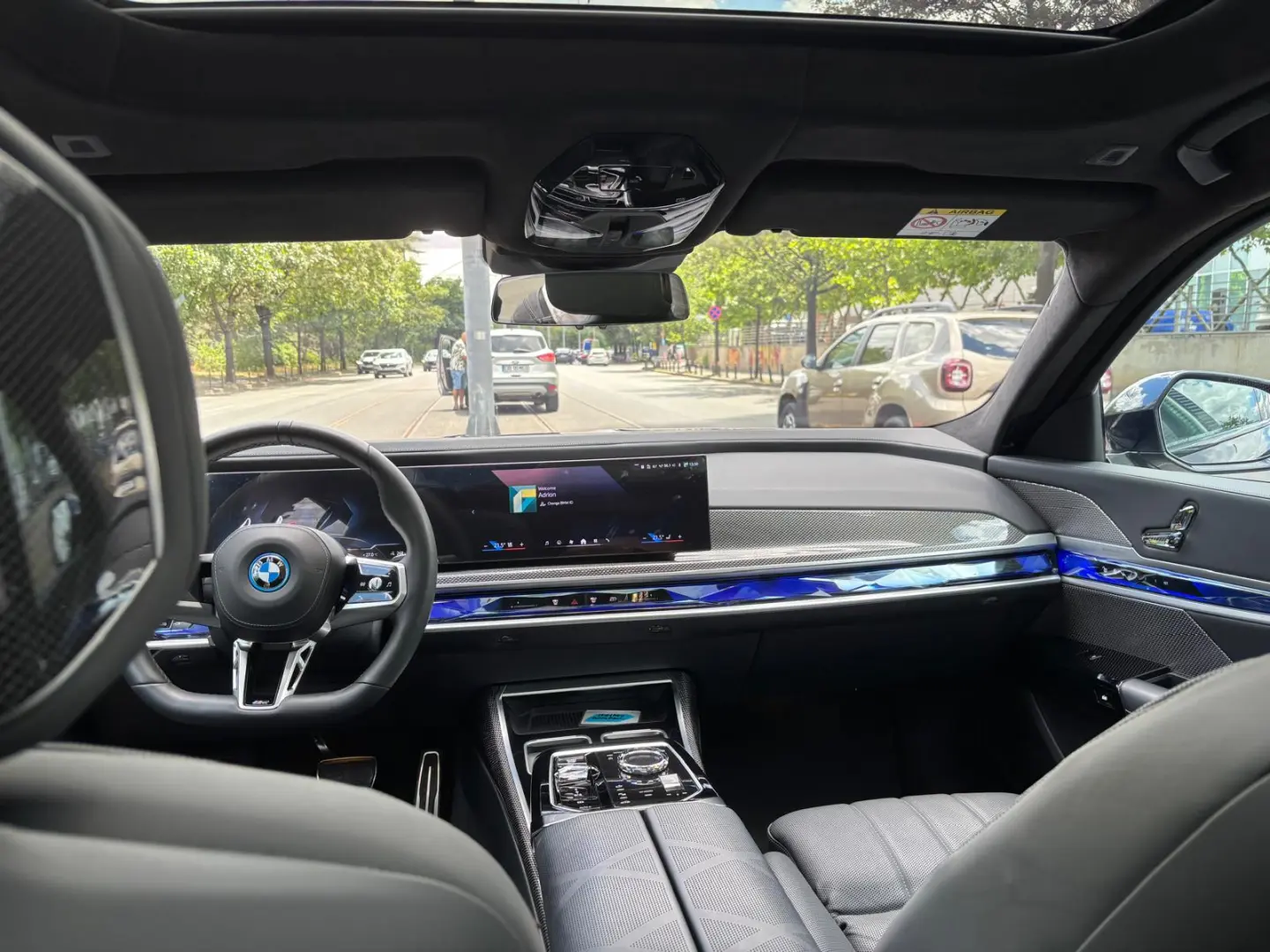 BMW i7