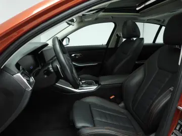 318 3 Serie Sedan 318i | LED | Leder | navi | Sc