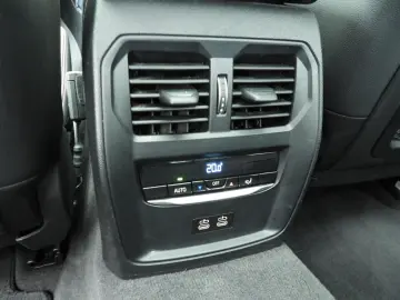 318 3 Serie Sedan 318i | LED | Leder | navi | Sc