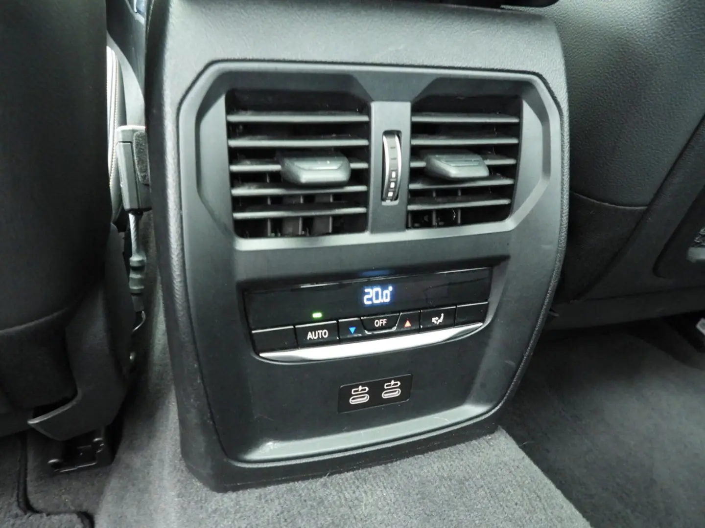 318 3 Serie Sedan 318i | LED | Leder | navi | Sc