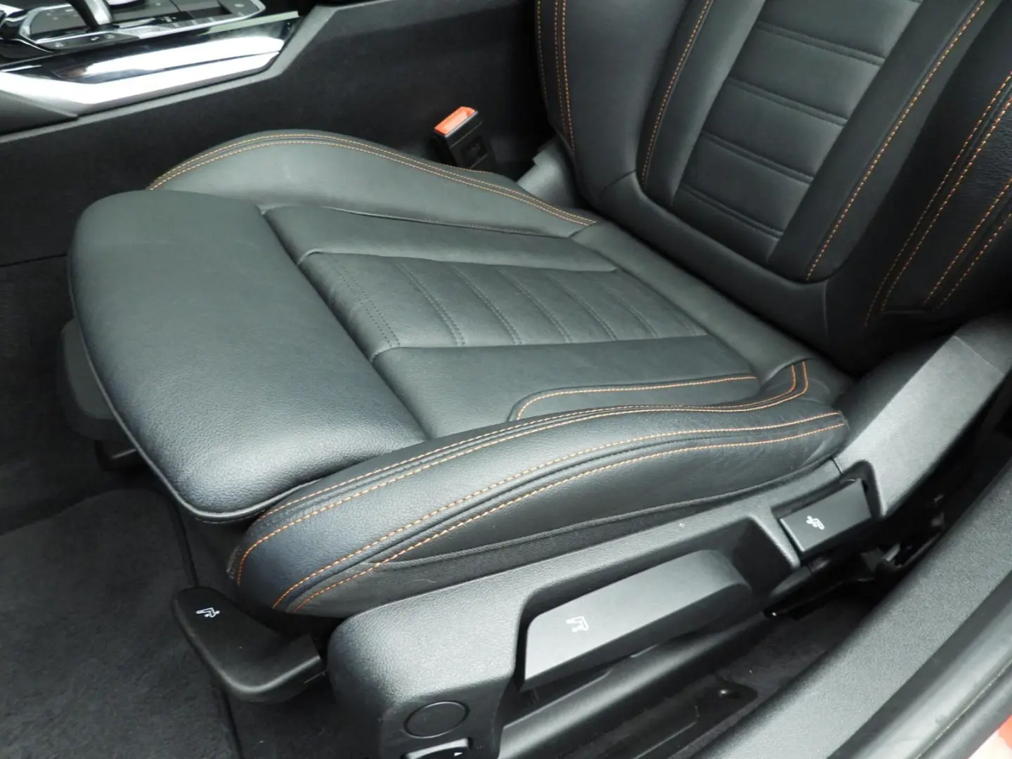318 3 Serie Sedan 318i | LED | Leder | navi | Sc