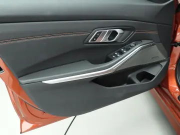 318 3 Serie Sedan 318i | LED | Leder | navi | Sc