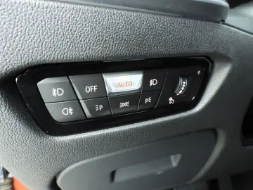 318 3 Serie Sedan 318i | LED | Leder | navi | Sc