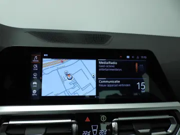 318 3 Serie Sedan 318i | LED | Leder | navi | Sc