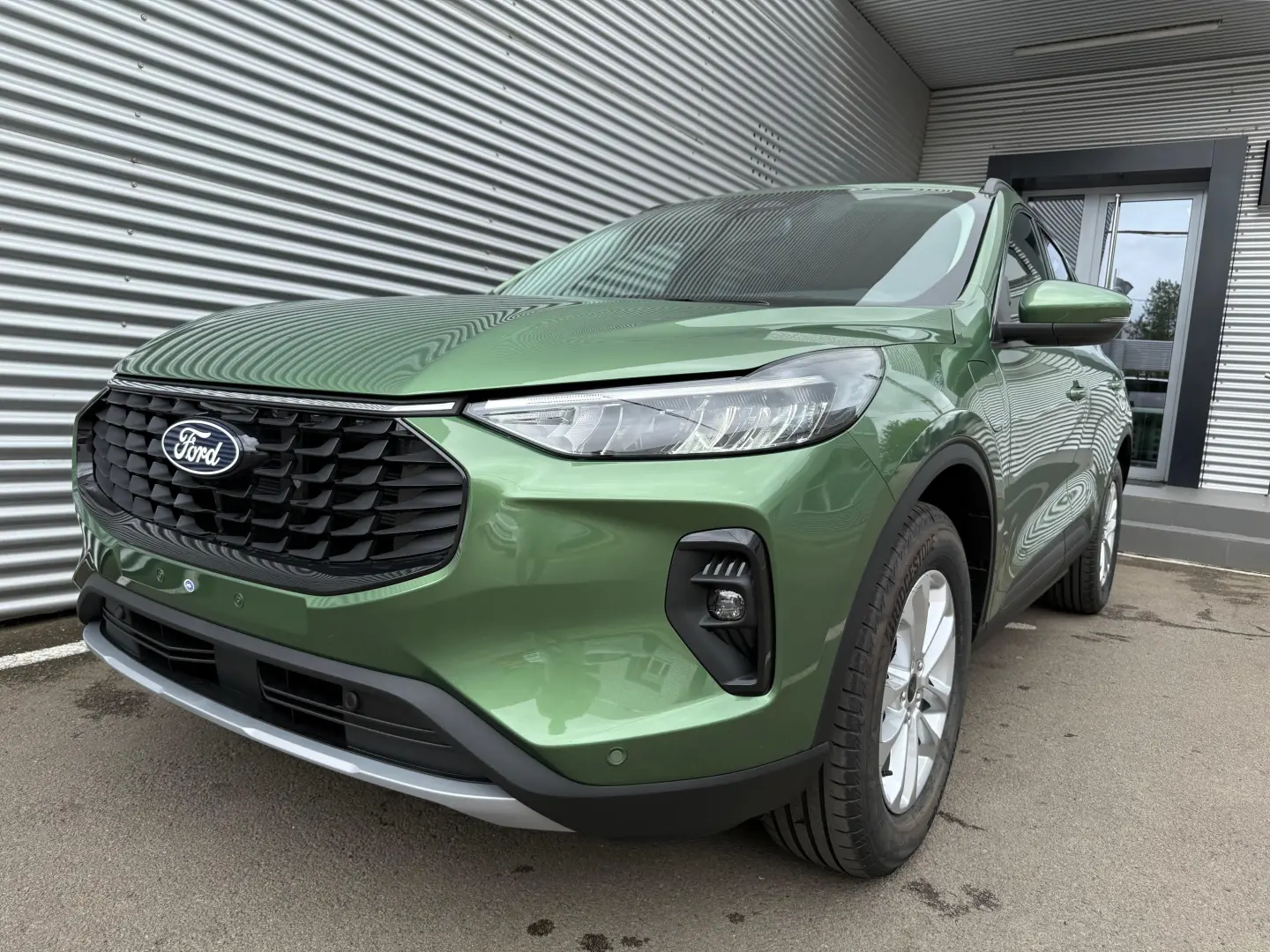 Ford Kuga MCA 5 usi Titanium 2.5L Duratec PHEV 243 CP AT FWD