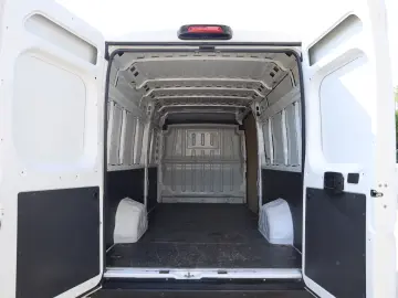 Peugeot Boxer L4H2 2.2D 140CP