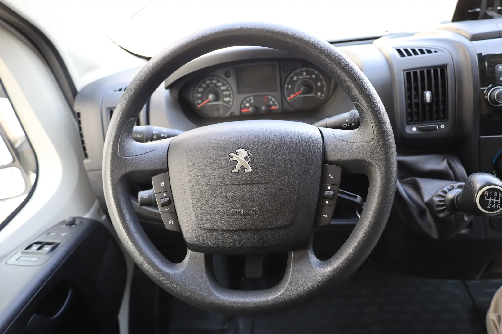 Peugeot Boxer L4H2 2.2D 140CP