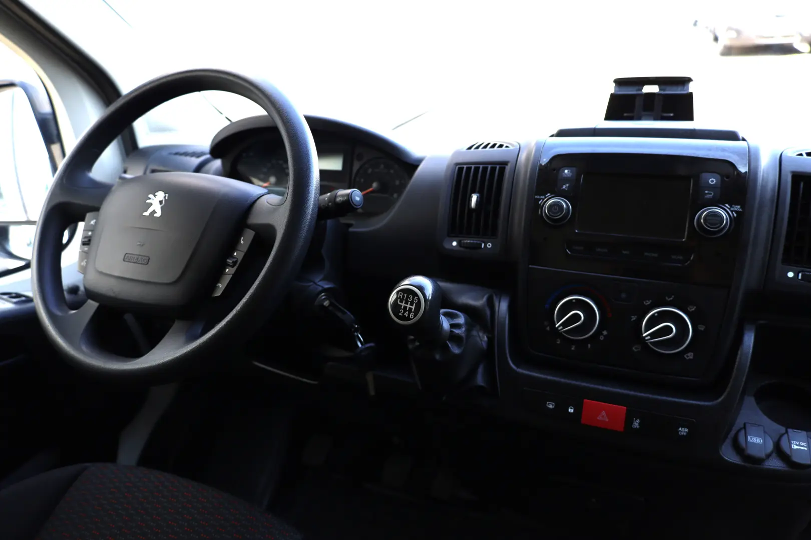 Peugeot Boxer L4H2 2.2D 140CP