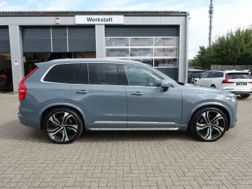 XC90 T8 Recharge AWD Ultimate Bright FOUR-C/B&W
