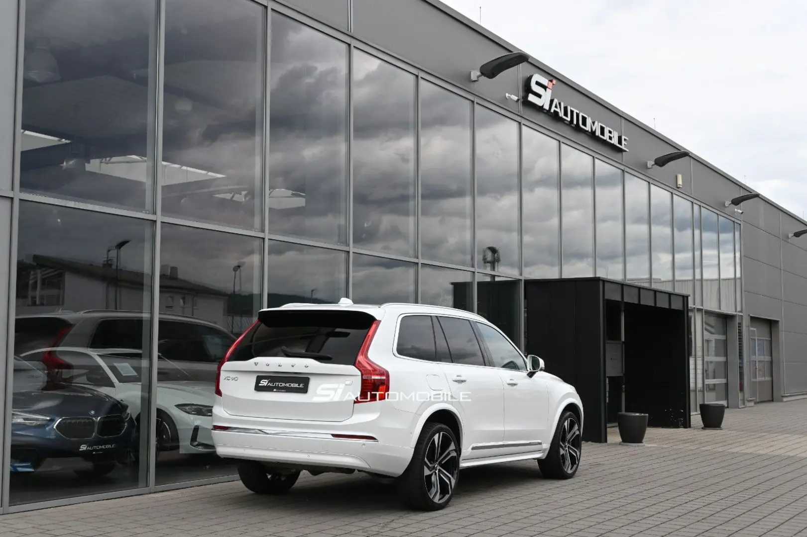 XC90 T8 AWD Re Ultimate Bright °B&W°FOUR-C°VOLL!