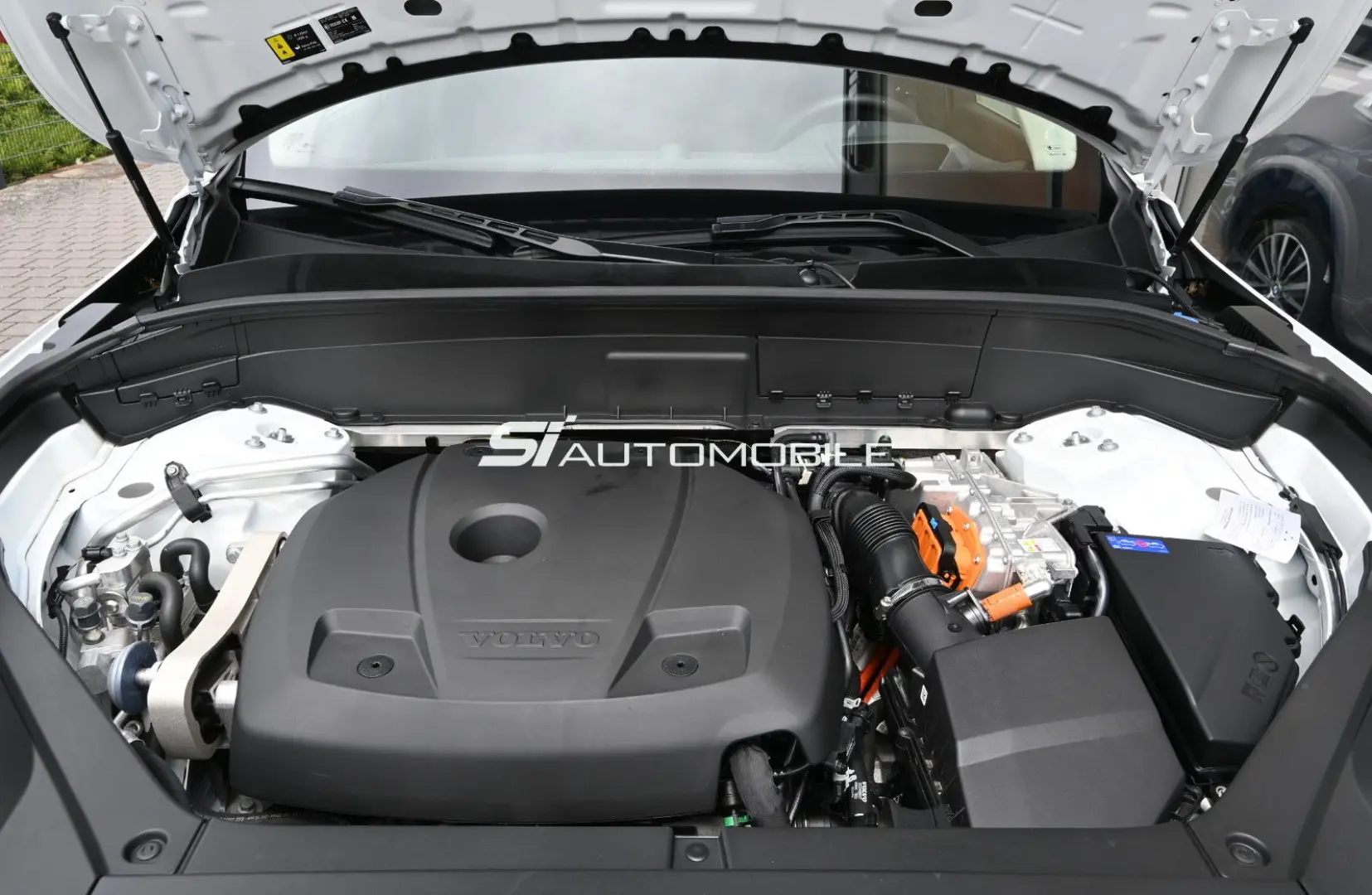 XC90 T8 AWD Re Ultimate Bright °B&W°FOUR-C°VOLL!