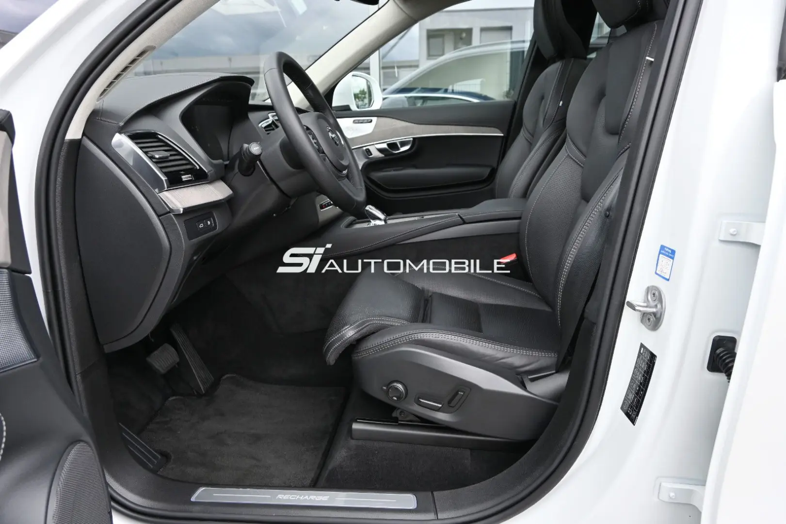 XC90 T8 AWD Re Ultimate Bright °B&W°FOUR-C°VOLL!
