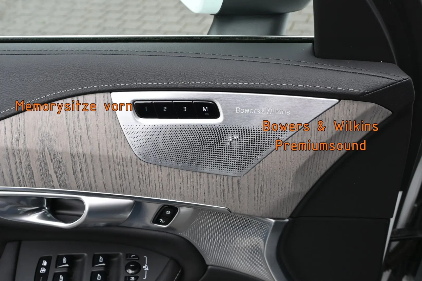 XC90 T8 AWD Re Ultimate Bright °B&W°FOUR-C°VOLL!