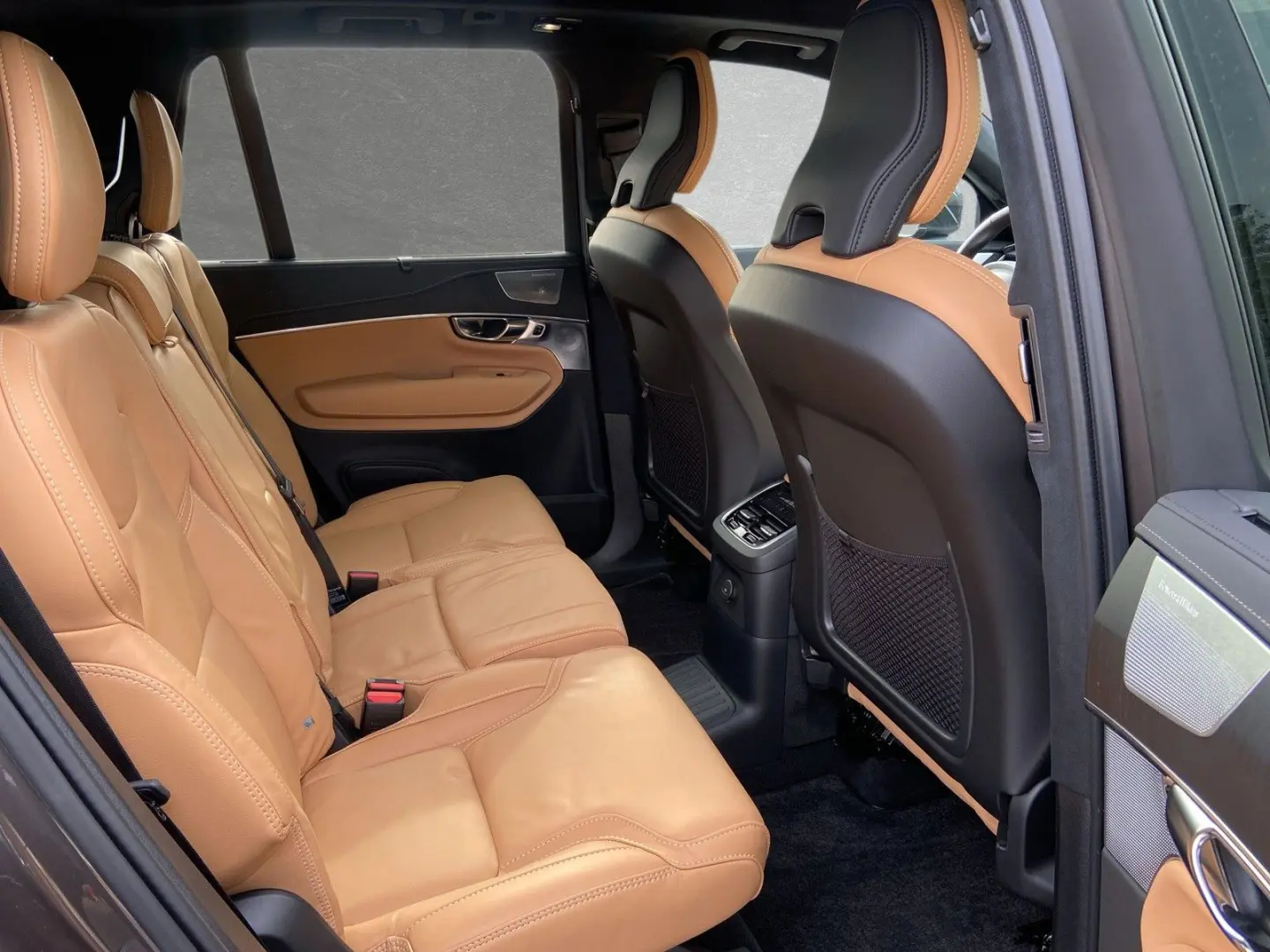 XC90 T8 AWD Ultra Bright 7-Sitzer AHK ACC BLIS