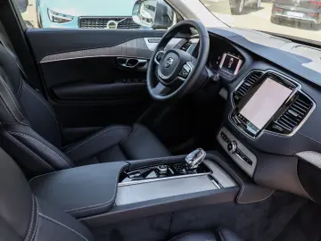 XC90 T8 Recharge AWD Ultra Bright NP:107.220,-//