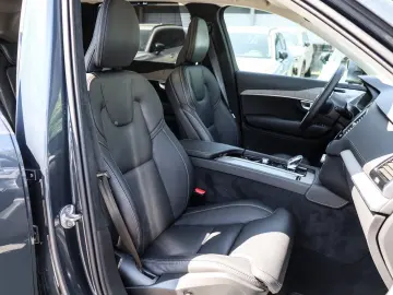 XC90 T8 Recharge AWD Ultra Bright NP:107.220,-//