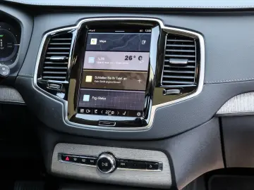 XC90 T8 Recharge AWD Ultra Bright NP:107.220,-//