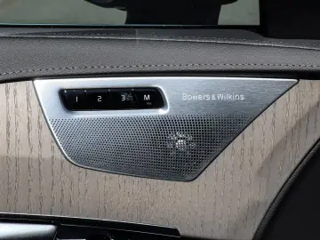 XC90 T8 Recharge AWD Ultra Bright NP:107.220,-//