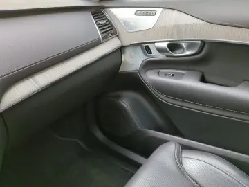 XC90 T8 Recharge Ultimate Dark *Vollausstattung*