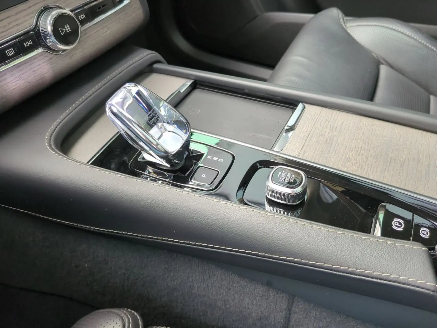 XC90 T8 Recharge Ultimate Dark *Vollausstattung*