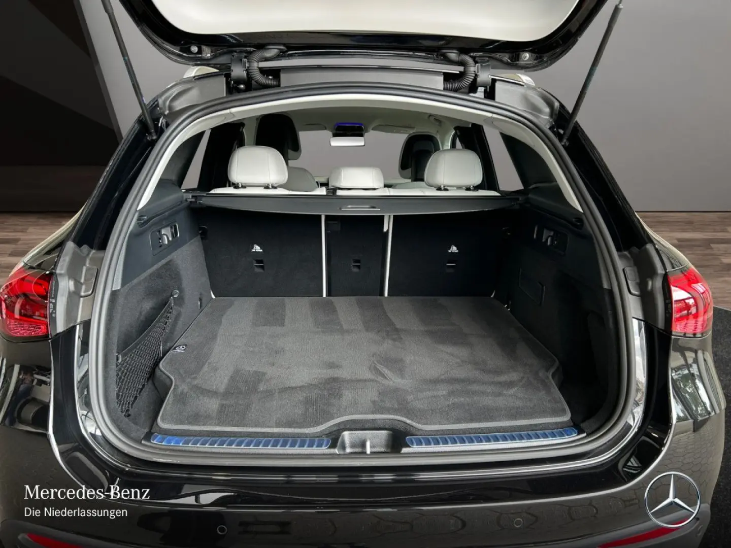 GLC 300 e 4M AMG Premium DIGITAL Sitzklima AHK