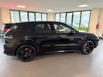 Cayenne GTS TECHART+PANO+AHK+CAM+BOSE+22+LUFT+SH