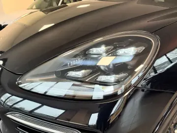Cayenne GTS TECHART+PANO+AHK+CAM+BOSE+22+LUFT+SH