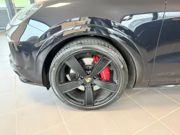 Cayenne GTS TECHART+PANO+AHK+CAM+BOSE+22+LUFT+SH