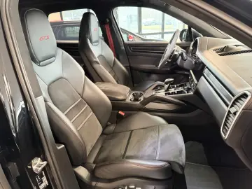 Cayenne GTS TECHART+PANO+AHK+CAM+BOSE+22+LUFT+SH