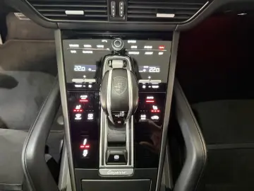 Cayenne GTS TECHART+PANO+AHK+CAM+BOSE+22+LUFT+SH