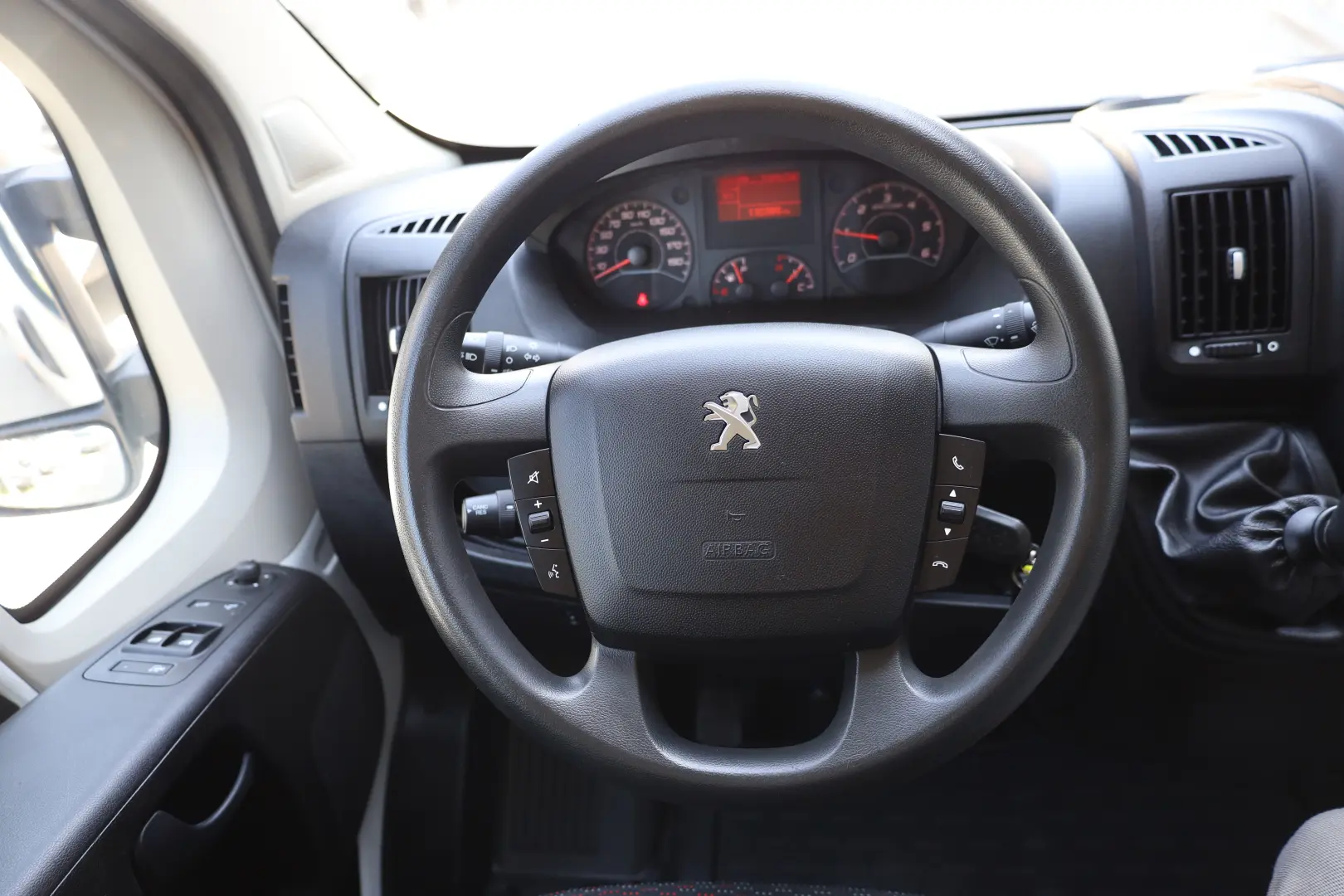 Peugeot Boxer L4H2 2.2D 140CP