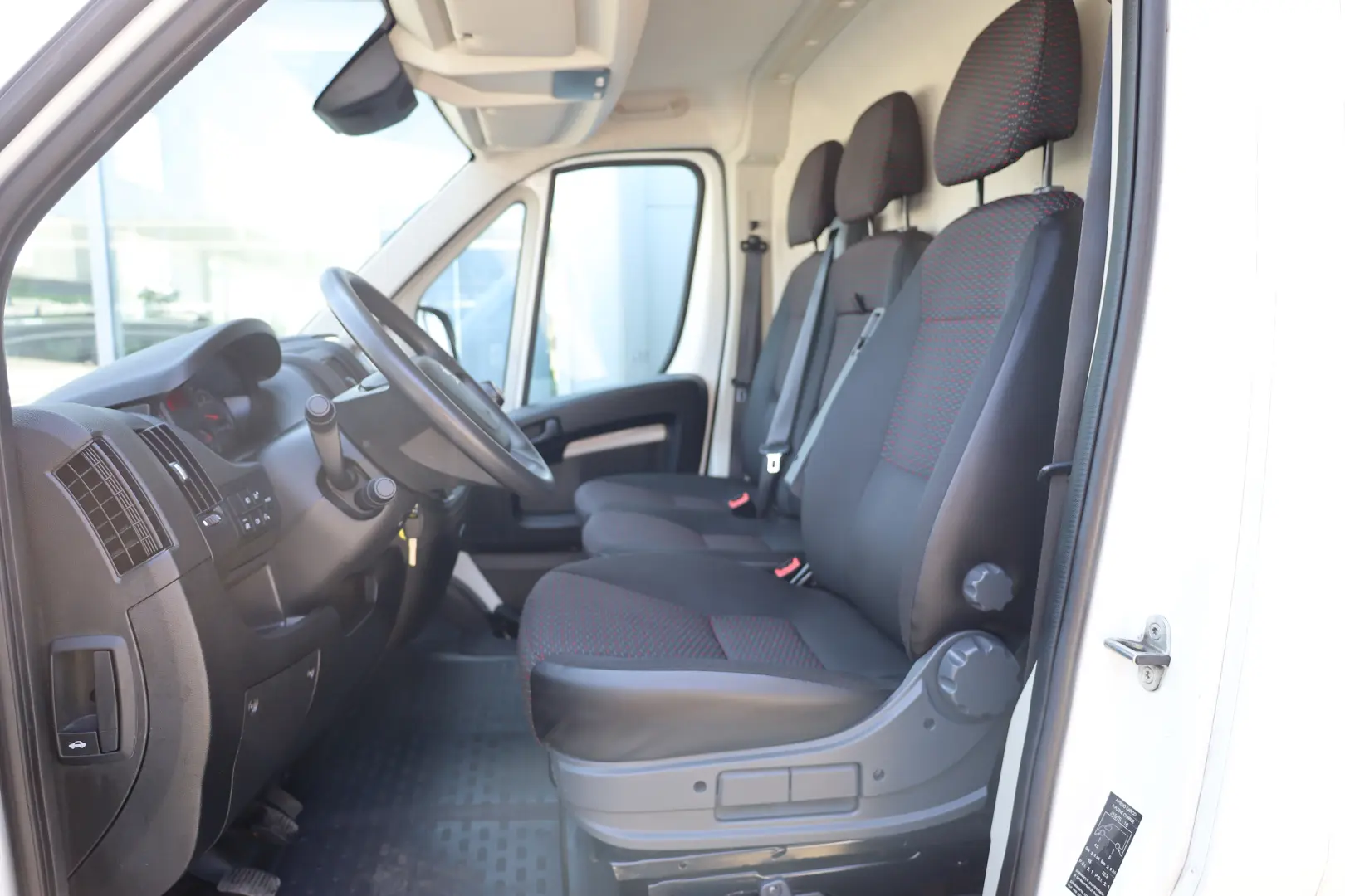 Peugeot Boxer L4H2 2.2D 140CP