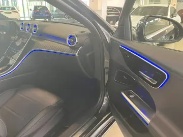 C 300 e Ava Pano Distr Spur DigiLight HUD DAB