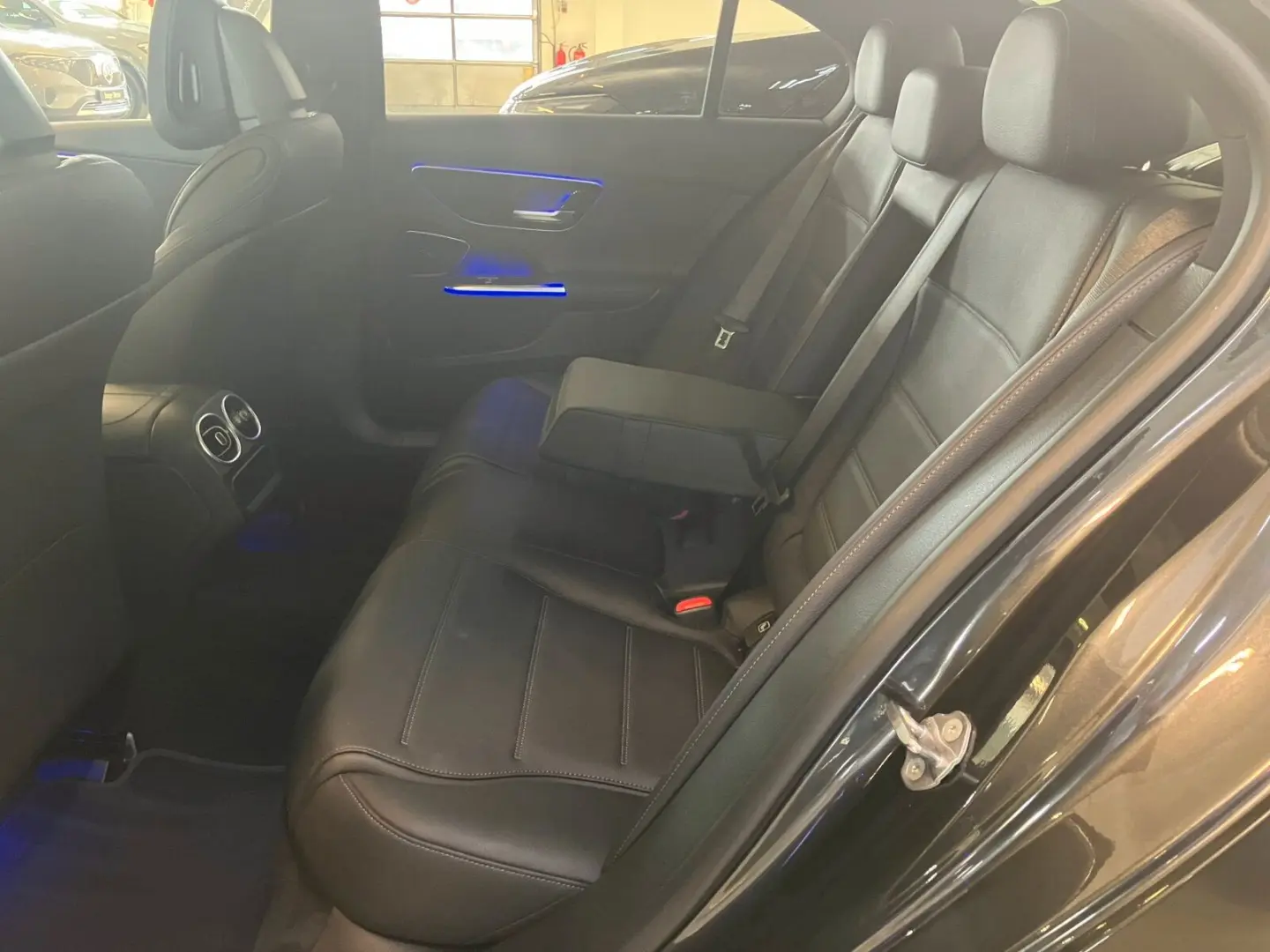 C 300 e Ava Pano Distr Spur DigiLight HUD DAB