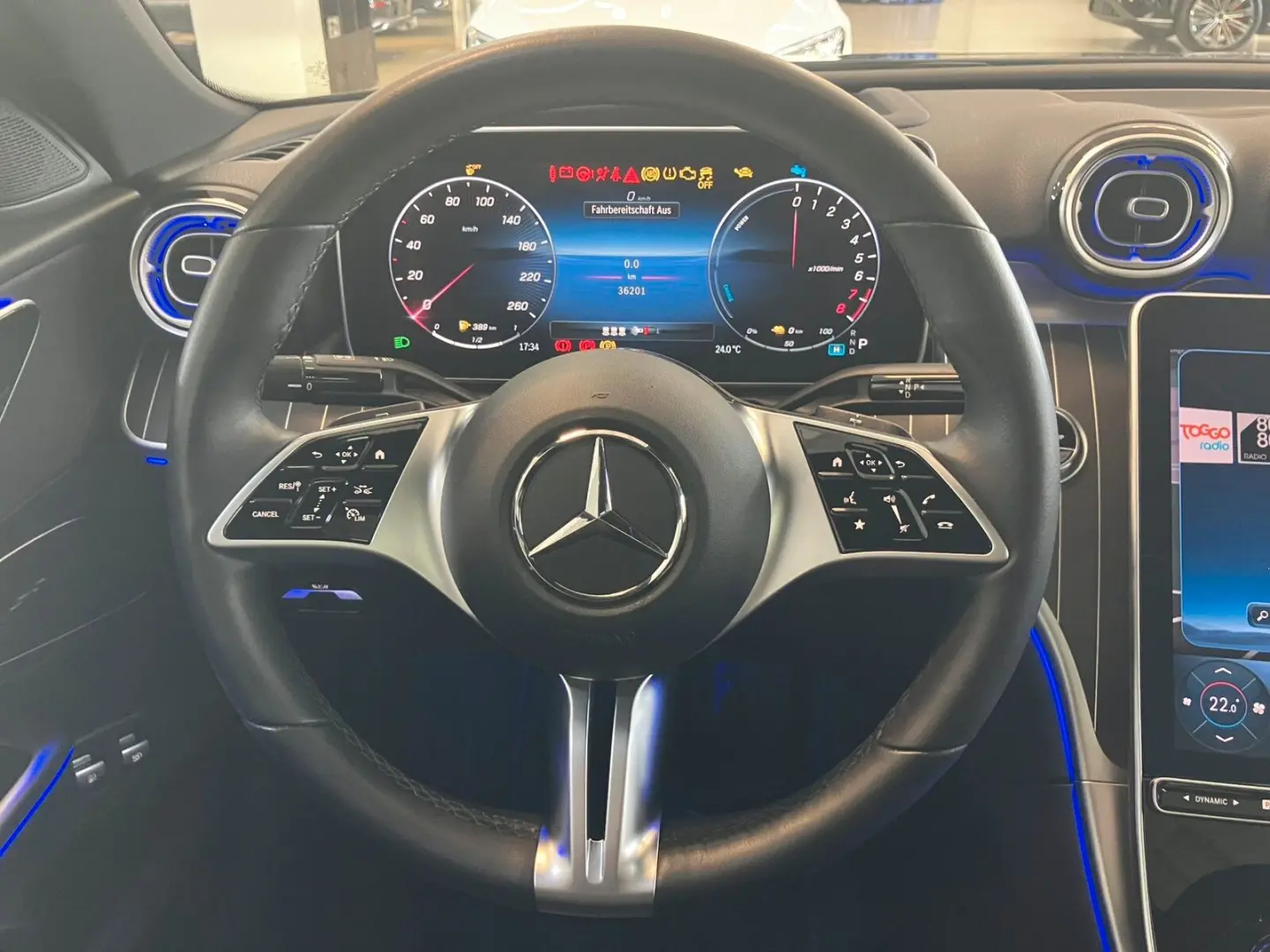 C 300 e Ava Pano Distr Spur DigiLight HUD DAB