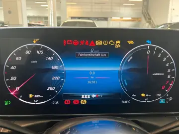C 300 e Ava Pano Distr Spur DigiLight HUD DAB