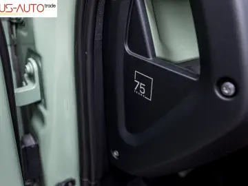 Land Rover Defender 75th Limited Edition 3.0D MHEV