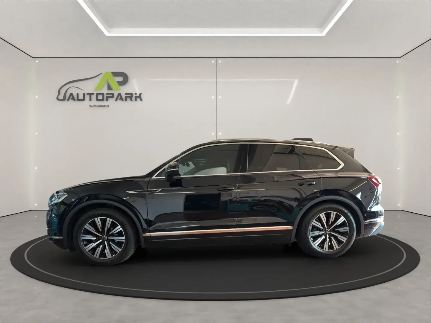 Touareg Elegance 4M 3.0TDI*VIRTUAL*LED*LEDER*LUF