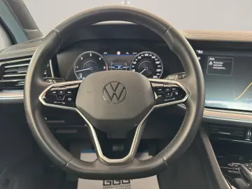Touareg Elegance 4M 3.0TDI*VIRTUAL*LED*LEDER*LUF