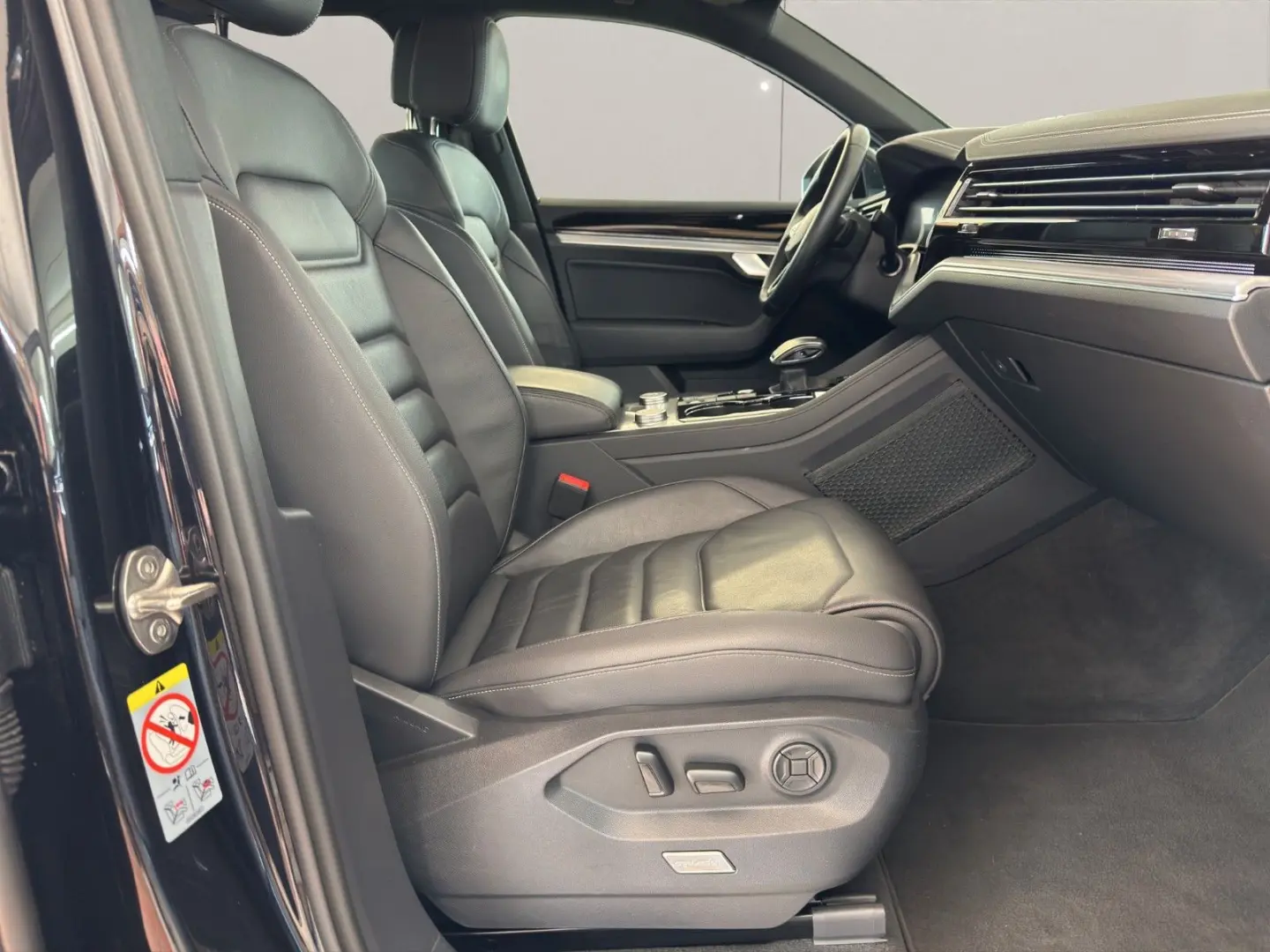 Touareg Elegance 4M 3.0TDI*VIRTUAL*LED*LEDER*LUF