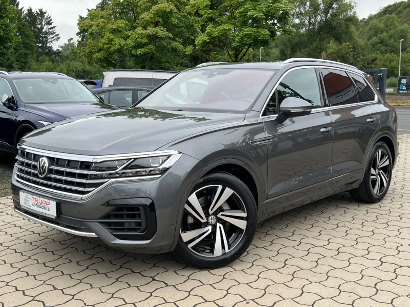 Touareg R-Line 4M/MATRIX/AHK/PANO/HUD/360°/LUFTF