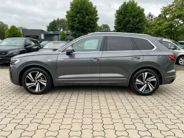 Touareg R-Line 4M/MATRIX/AHK/PANO/HUD/360°/LUFTF